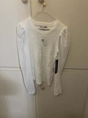 Madden Girl Juniors' Ribbed Clip-Dot Sleeve Crew Neck Fine Gauge Sweater